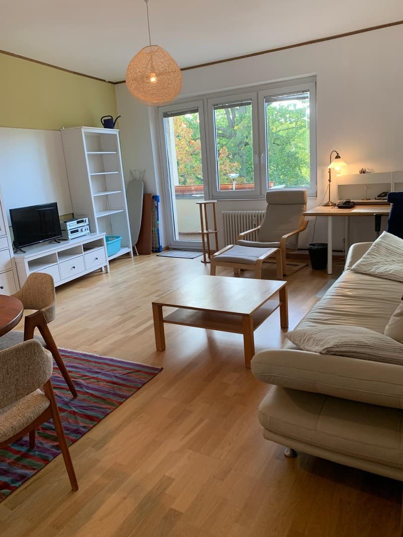 Möblierte 2-Zimmer-Wohnung mit Balkon und Aufzug – bezugsfrei & provisionsfrei