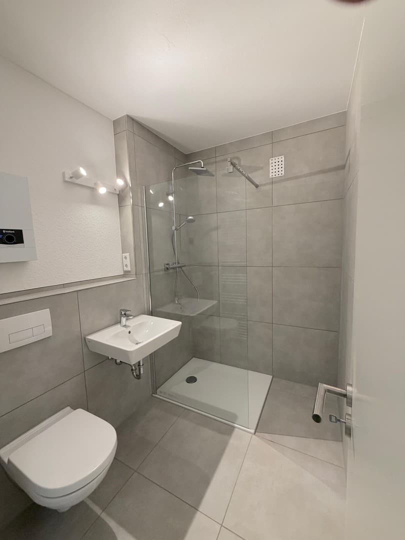 Alles neu, alles schön! Traumhafte 3 Zimmer- Wohnung nach Sanierung.