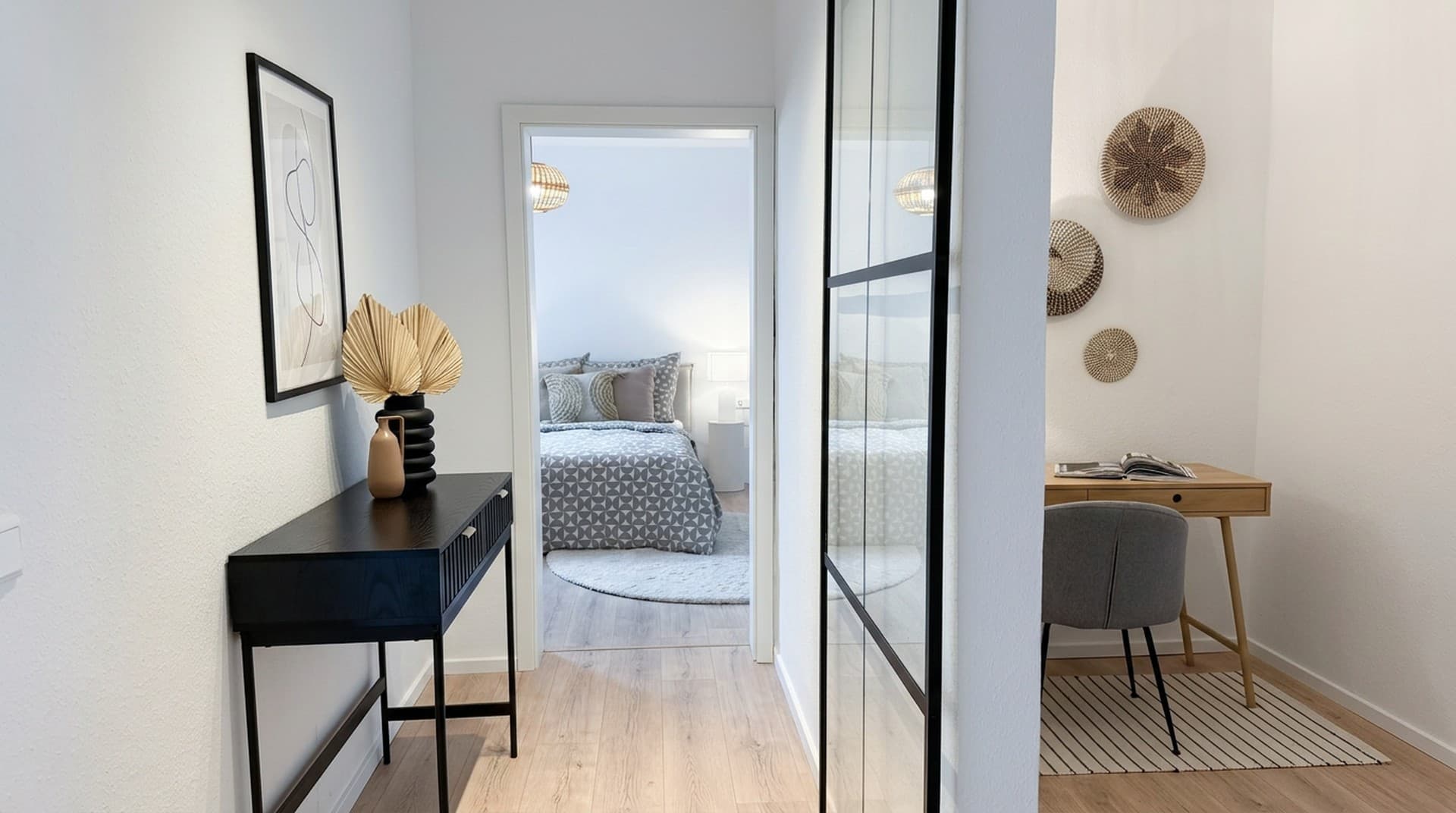 Provisionsfrei und sofort bezugsfertig! Frisch modernisierte 2-Zimmer-Wohnung mit Panoramablick!