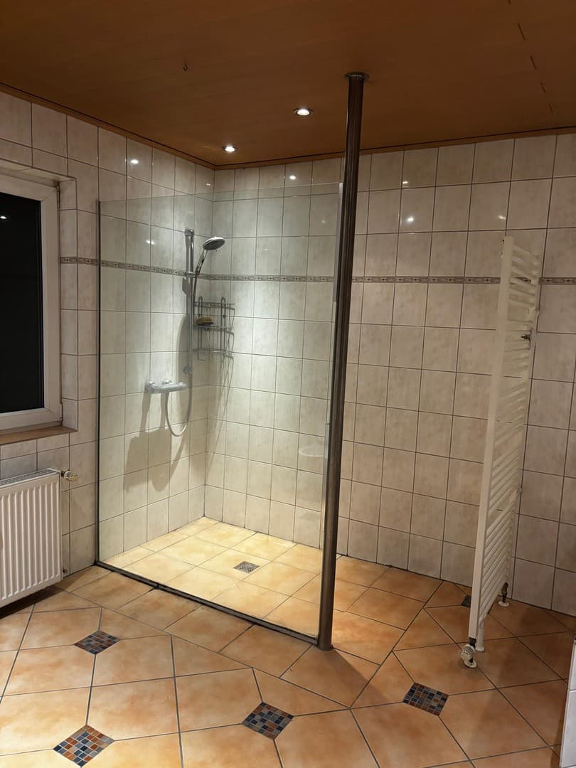 Große 3-Zimmer-Wohnung mit Kamin, Einbauküche & Glasfaseranschluss – sofort bezugsfrei!
