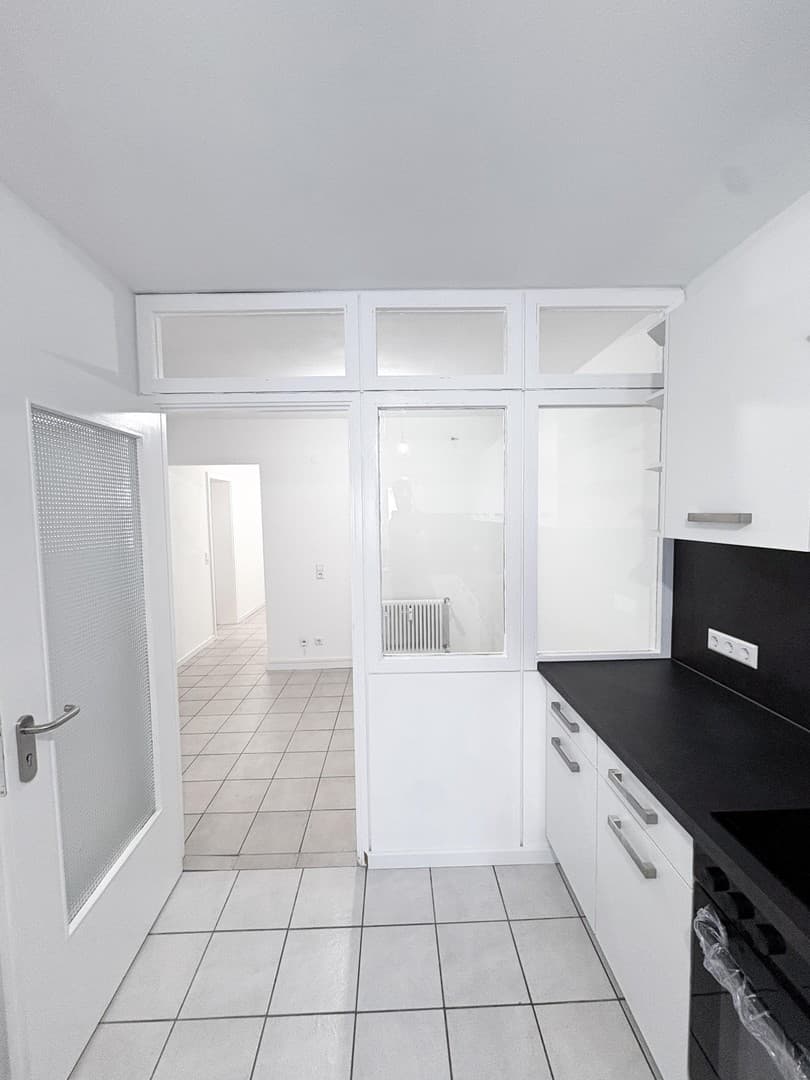 Großzügige 4,5-Zimmer-Wohnung | 92 m² | neue Küche & Bad | 2 Balkone | Garage