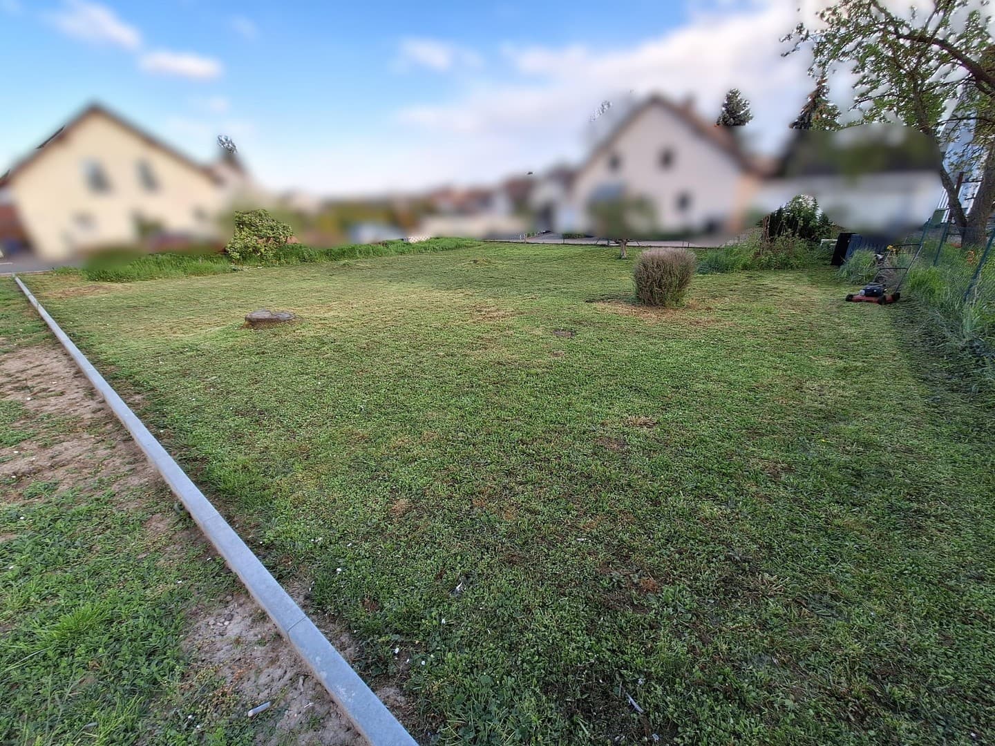 Sonniges Baugrundstück, 517 m², voll erschlossen