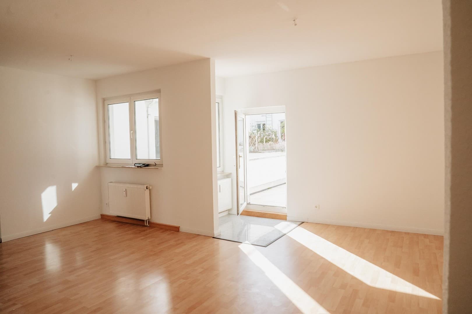 Frisch renovierte, helle 3-Zimmer-Wohnung mit großer Terrasse in Bingen - provisionsfrei