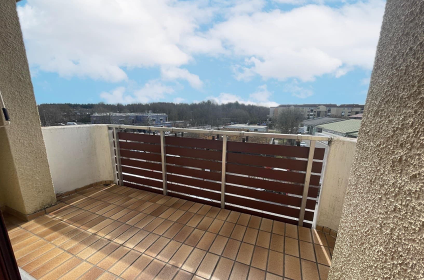2-Zimmer-Wohnung mit Balkon und Garagenstellplatz in Martinsried