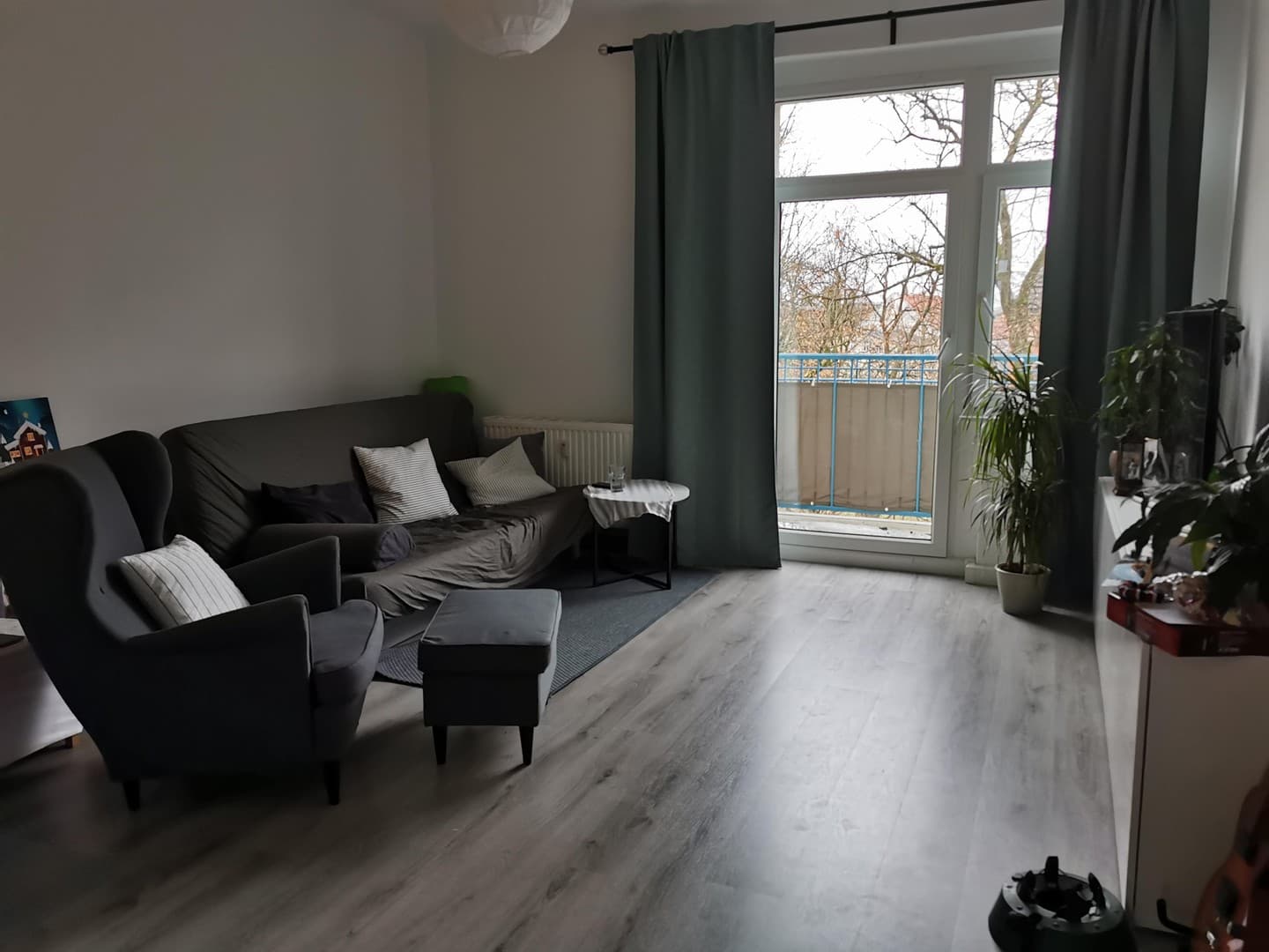 saniert und Zentral! große 2-Zimmer-Wohnung (65 m²) mit Balkon, Wohnküche, Badewanne und Keller