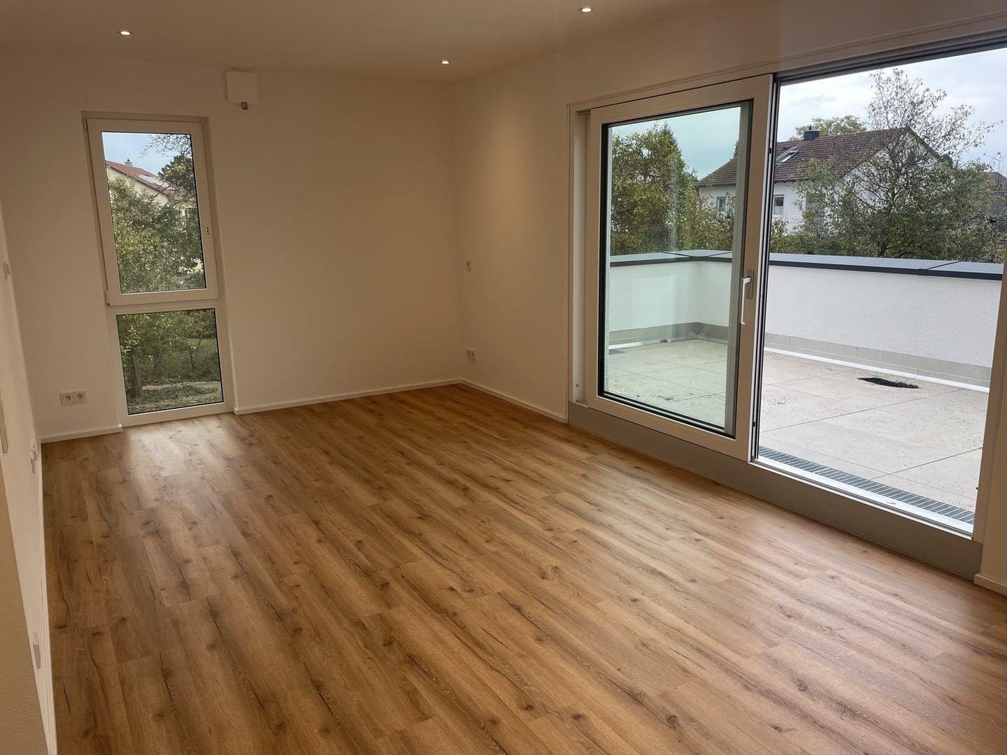 Erstbezug: Neubau 3 Zi., 74 m², Ingolstadt Südwest incl. Küche, TG-Stellplatz mit Wallbox