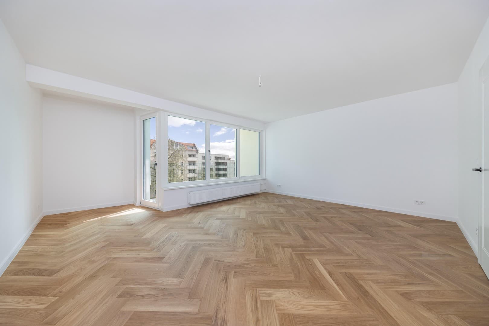 2 Balkone | Kernsaniert | Einbauküche | Aufzug | Top Lage