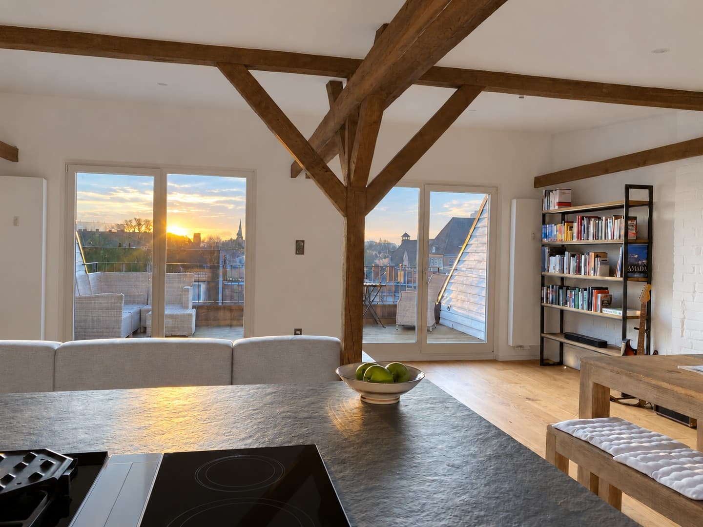Wunderschönes modernes Dachgeschoss-Loft mit Stadtblick im Herzen des Generalsviertels