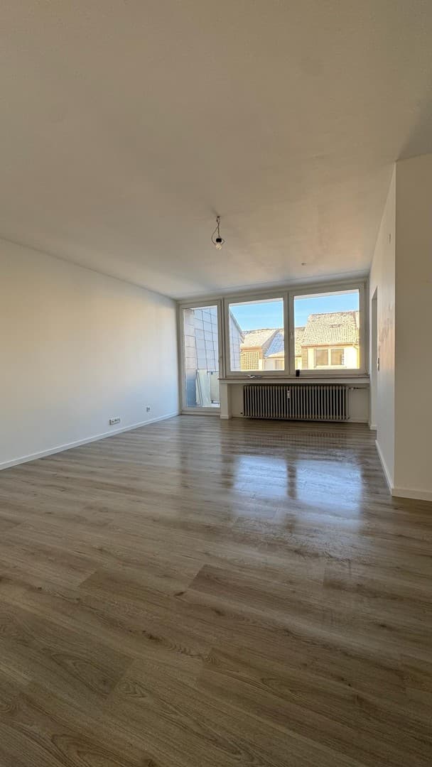 Helle 2-Zimmer-Wohnung mit Balkon, Küche und neuem Bad in Waldbröl
