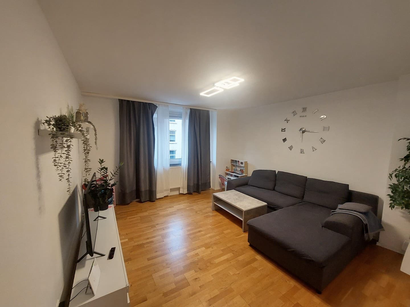 Sanierte, helle 2-Zimmer-Wohnung mitten in der Neustadt (von privat)
