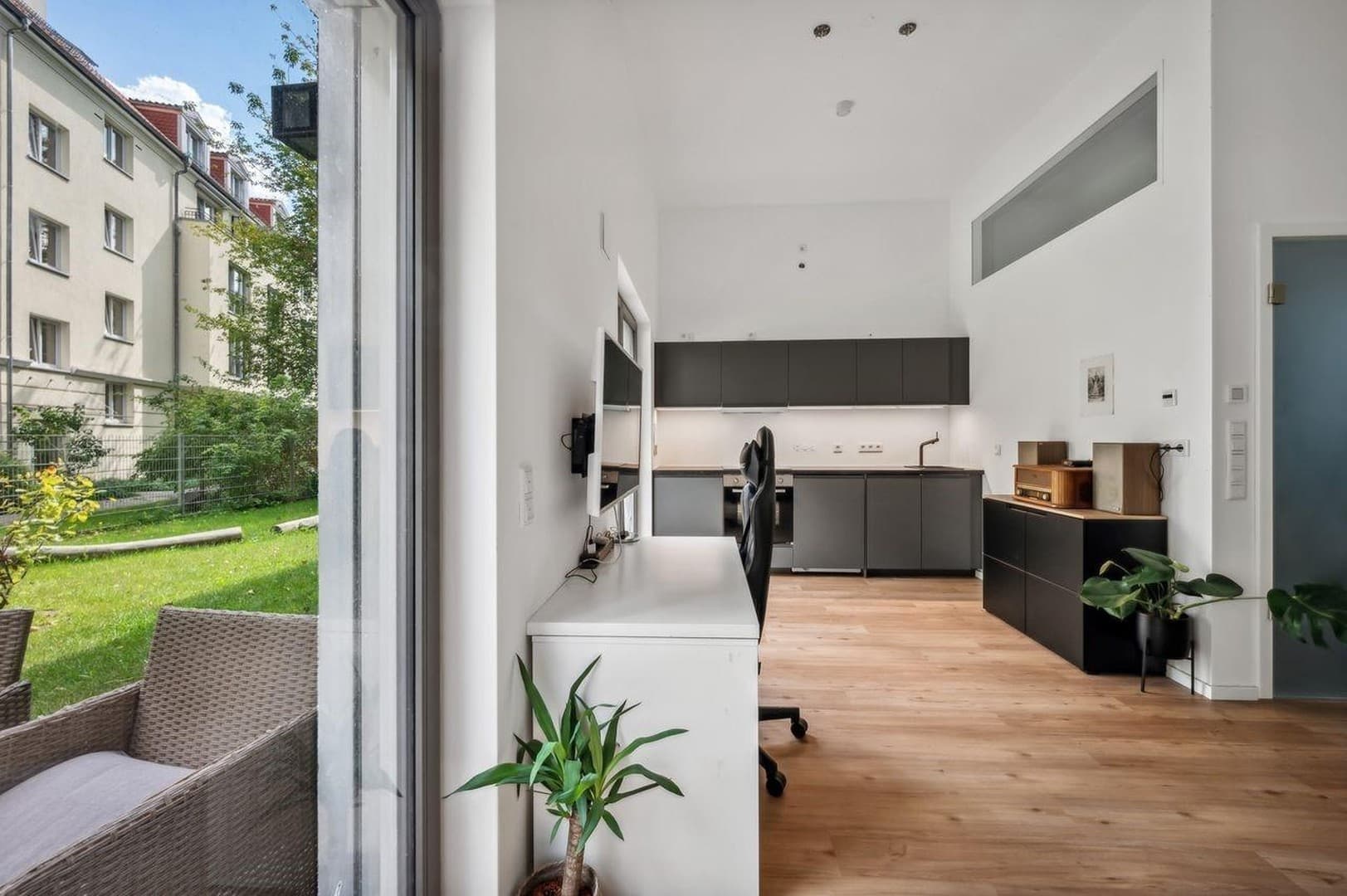 Neubau Studio-Apartment mit Garten-Terrasse in zentraler Lage in Berlin