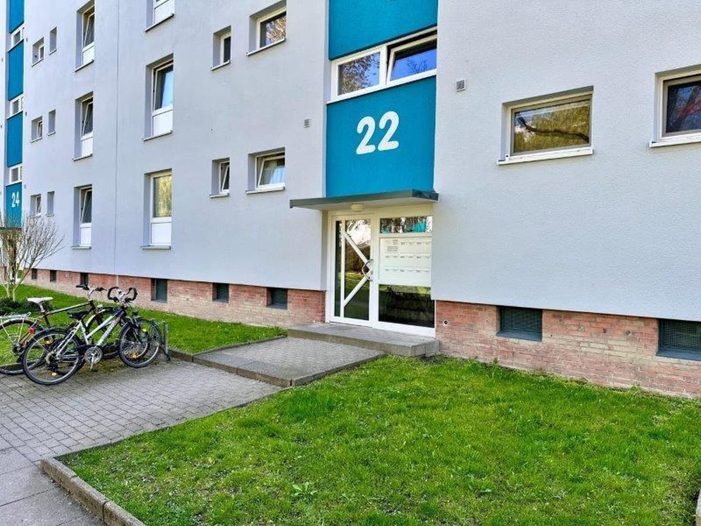 Gepflegte 4-Zimmer-Wohnung in der Aarhusstraße, Kiel-Mettenhof