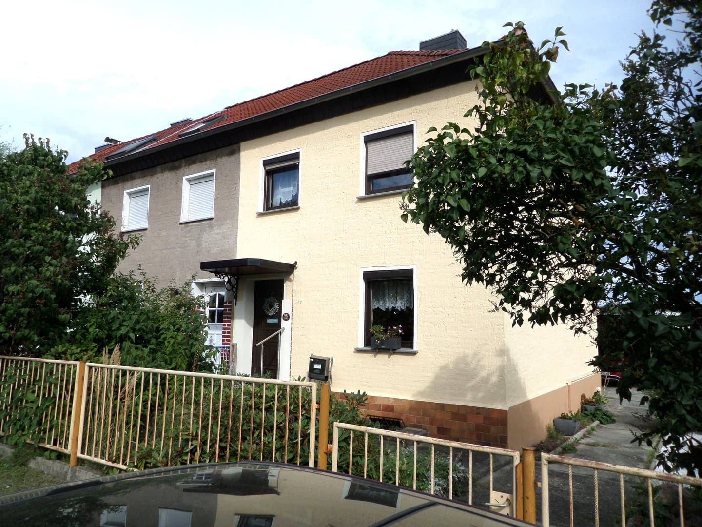 Eigenes Haus für Paare & kleine Familien: Garten, Einbauküche & PV-Speicher