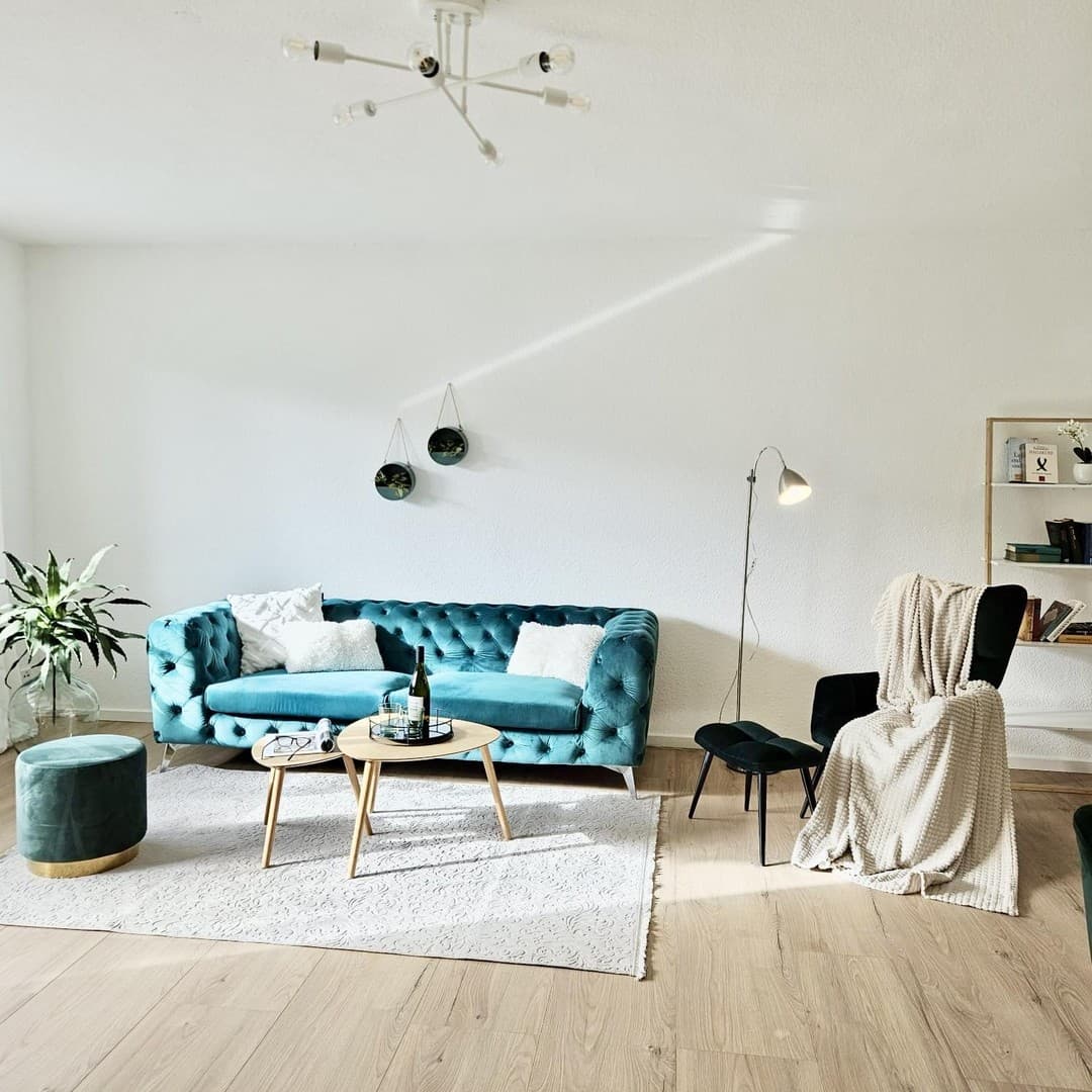 Großzügige, komplett modernisierte 2-Zimmer-Wohnung mit Terrasse & Gartenzugang – provisionsfrei!