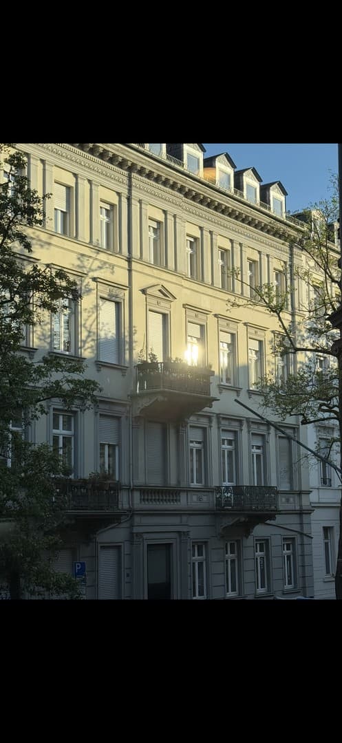 Moderne 2-Zimmer-Wohnung in Wiesbaden-Mitte – Einbauküche & Stellplatz