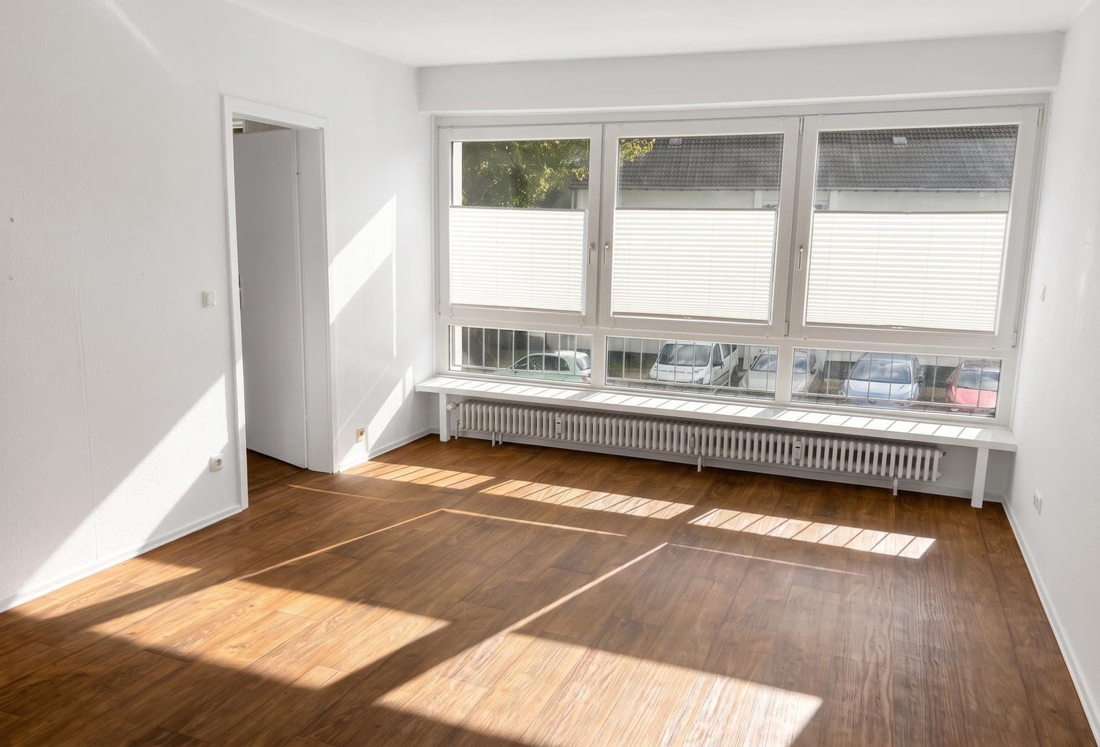 Hell, großer Balkon, Garten