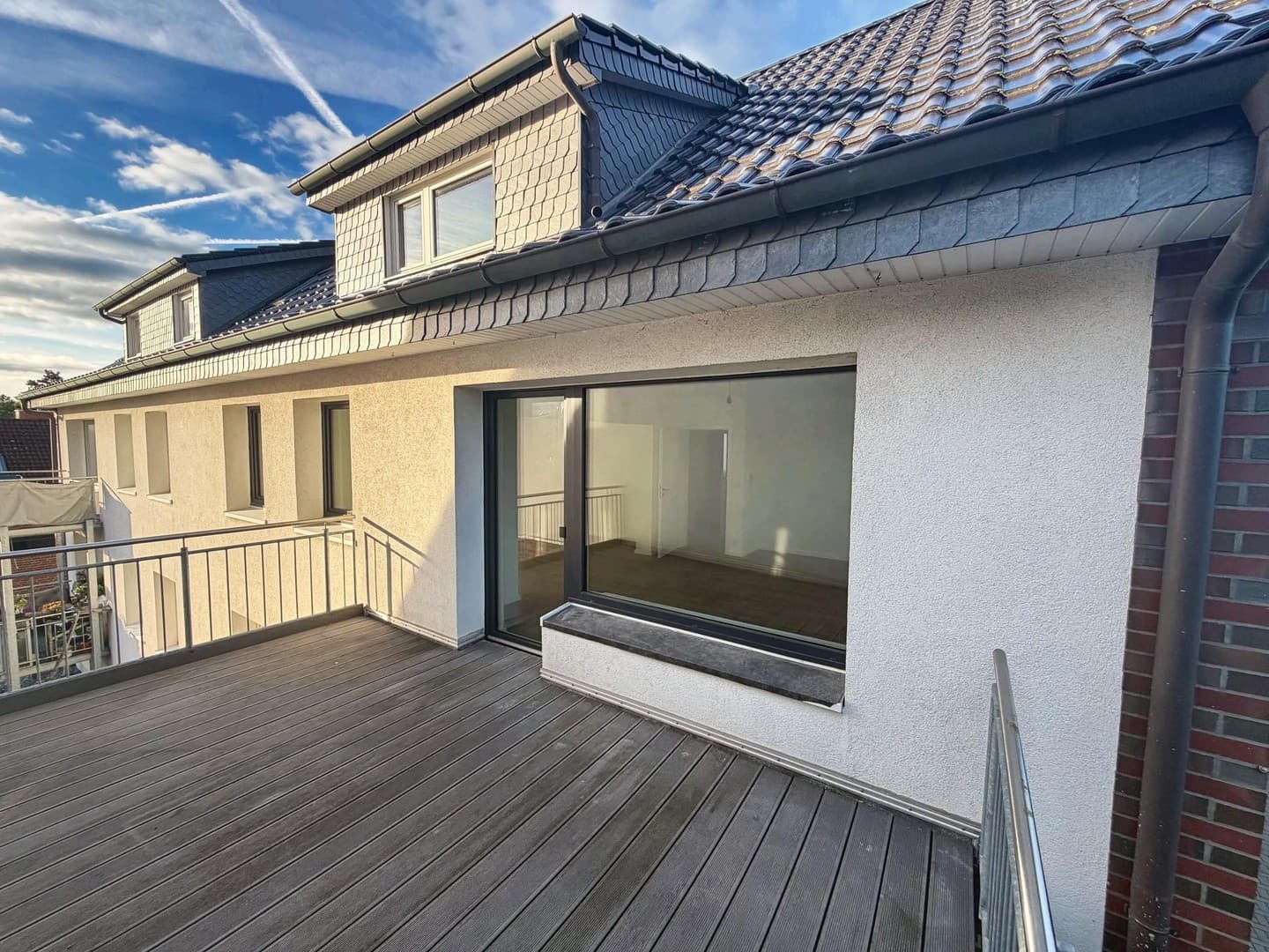 Frisch sanierte 3,5-Zimmer- Wohnung mit Süd-Dachterrasse
