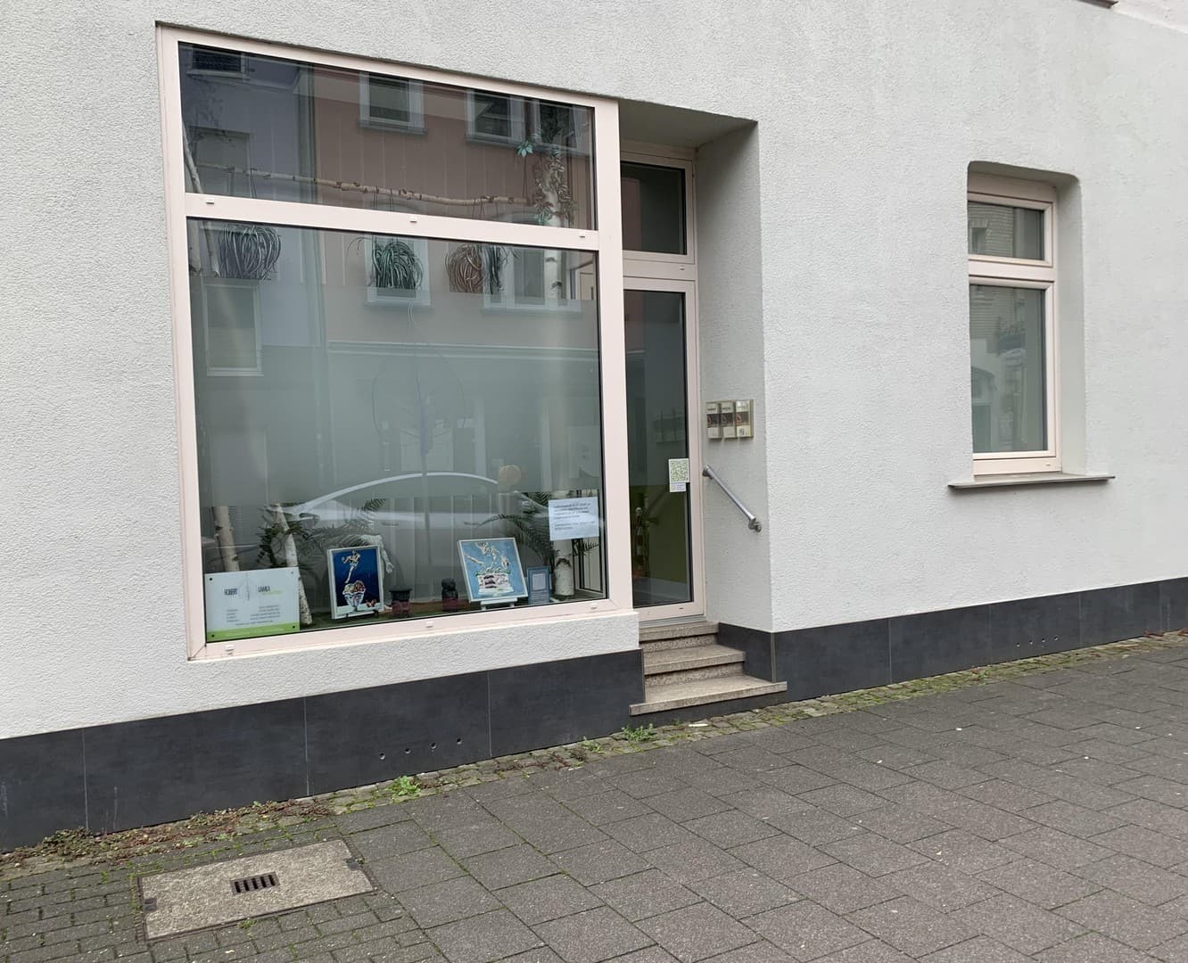 Charmantes Ladenlokal im Erdgeschoss eines gepflegten Altbaus