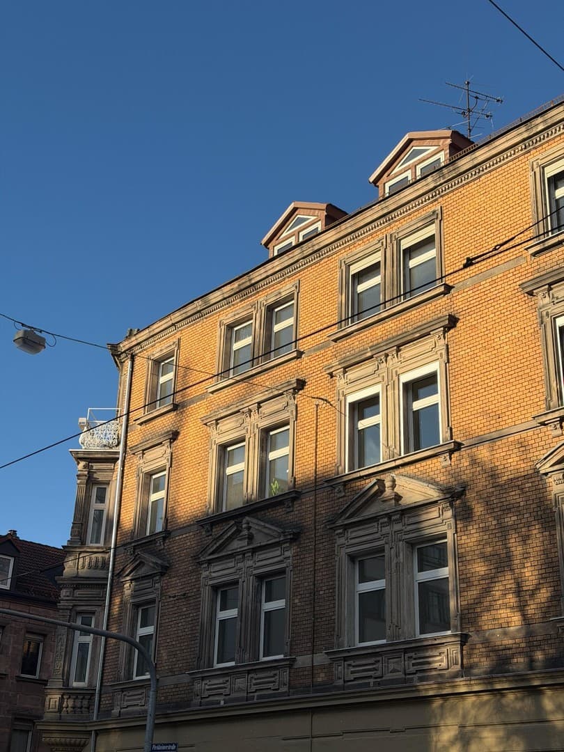 Neu sanierte Dachgeschosswohnung - modern und hochwertig renoviert