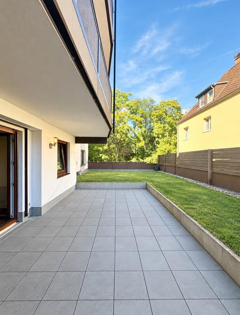Ffm-Sachsenhausen: seltene Gelegenheit! 3 ZKB im EG, 93m² mit großer Terrasse + 75m² Grünfläche!