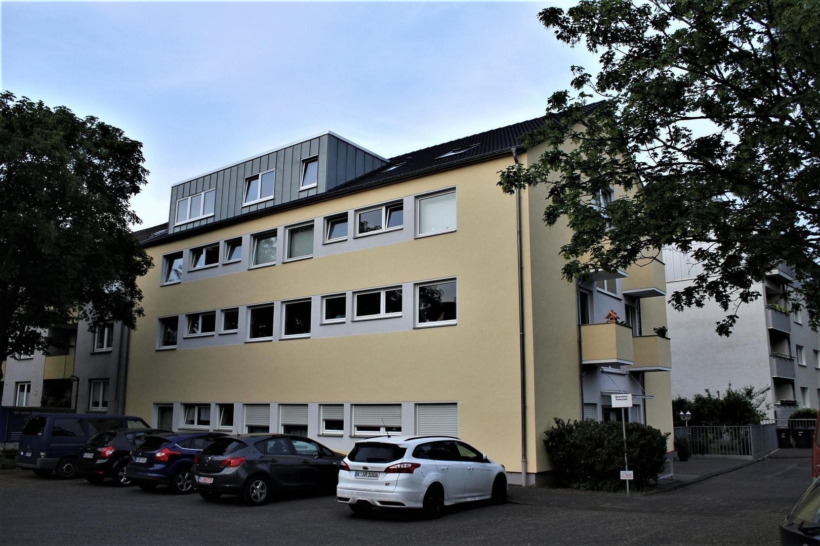 Longerich 2 Zimmer Küche Diele Bad Balkon