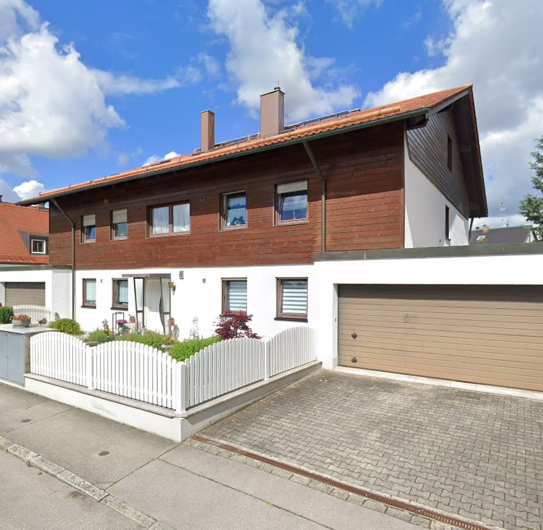 Großzügige 4- Zimmer-Wohnung mit Balkon im beliebten Trudering