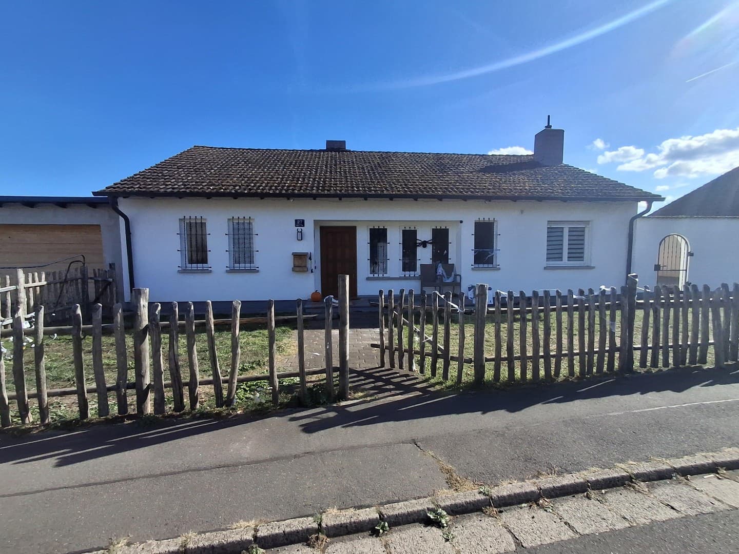sonniges, schönes Einfamilienhaus mit ELW und Doppelgarage gute Lage