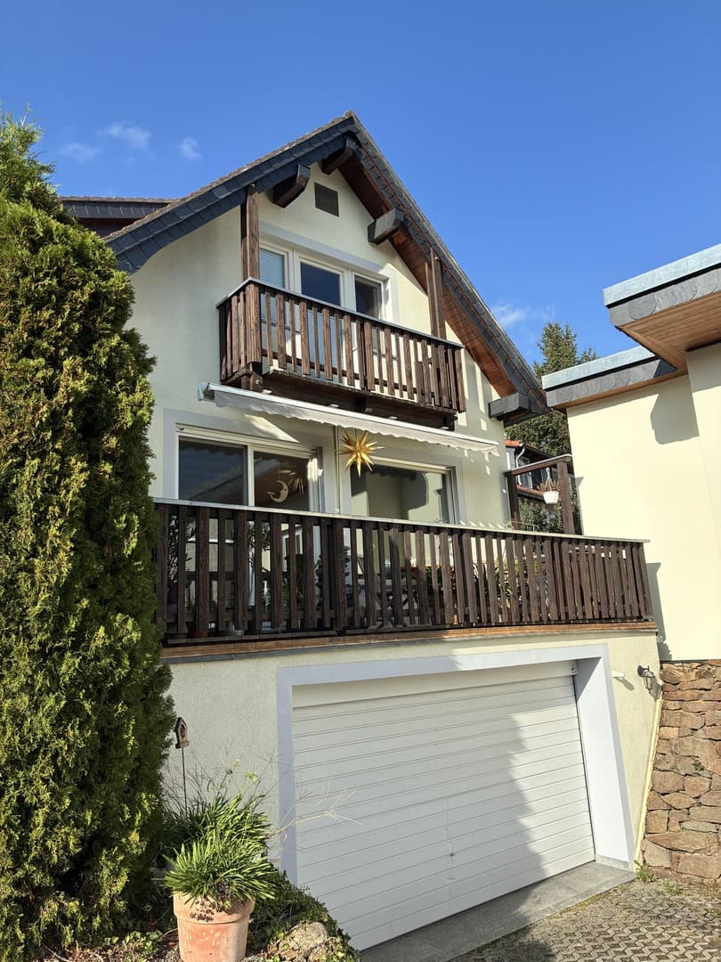 Einfamilienhaus in Dorfhain in traumhafter Lage mit Sonnenterrasse, Balkon, 4 Zimmern, 2 Bädern