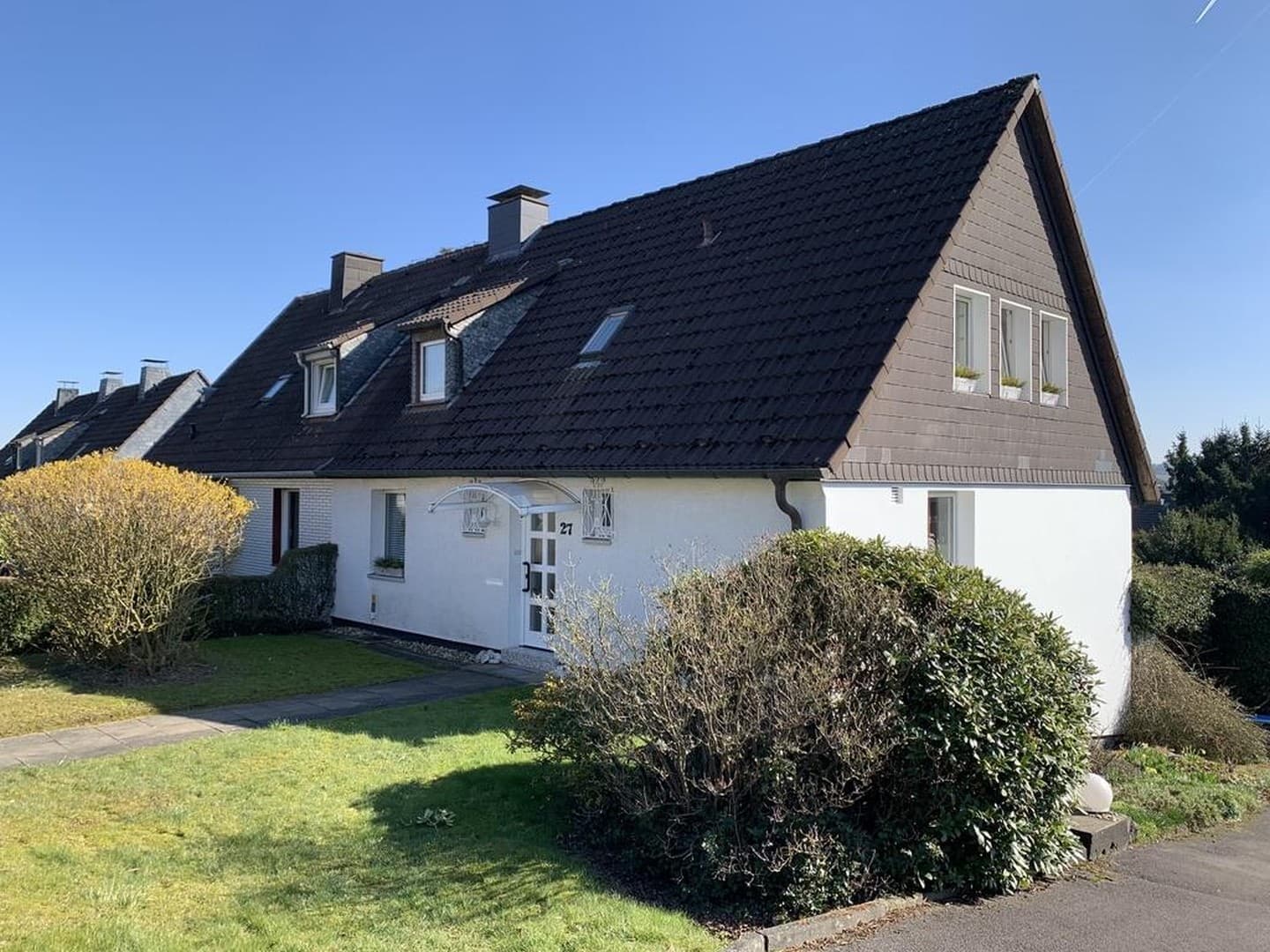 TOP Lage: Doppelhaushälfte mit großem Garten