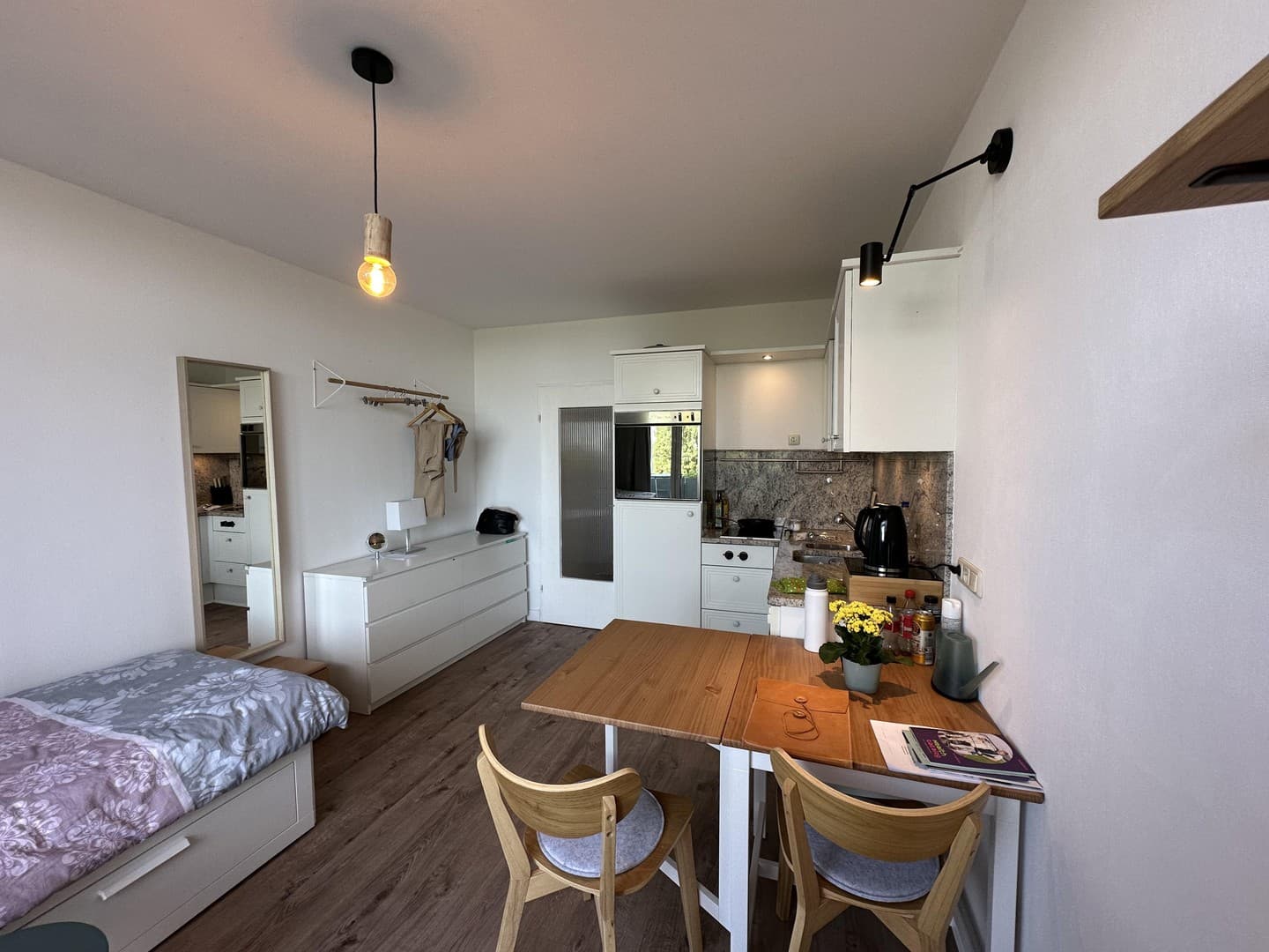 AB 01.12.2026: Möbliertes Apartment mit Balkon & Weitblick | Wohnen auf Zeit | Furnished Living