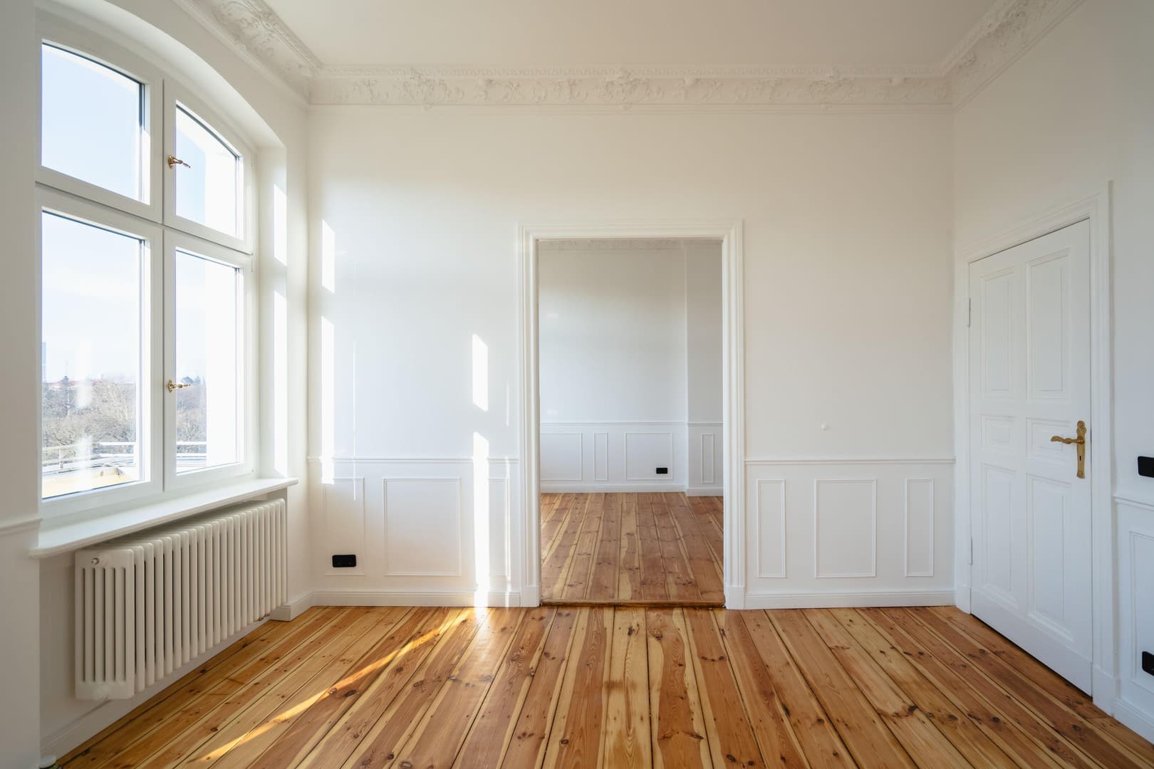 Blicke über Berlin: 3-Zi Altbau, Erstbezug, Balkon, Stuck, Tageslichtbad, Am Park, Provisionsfrei