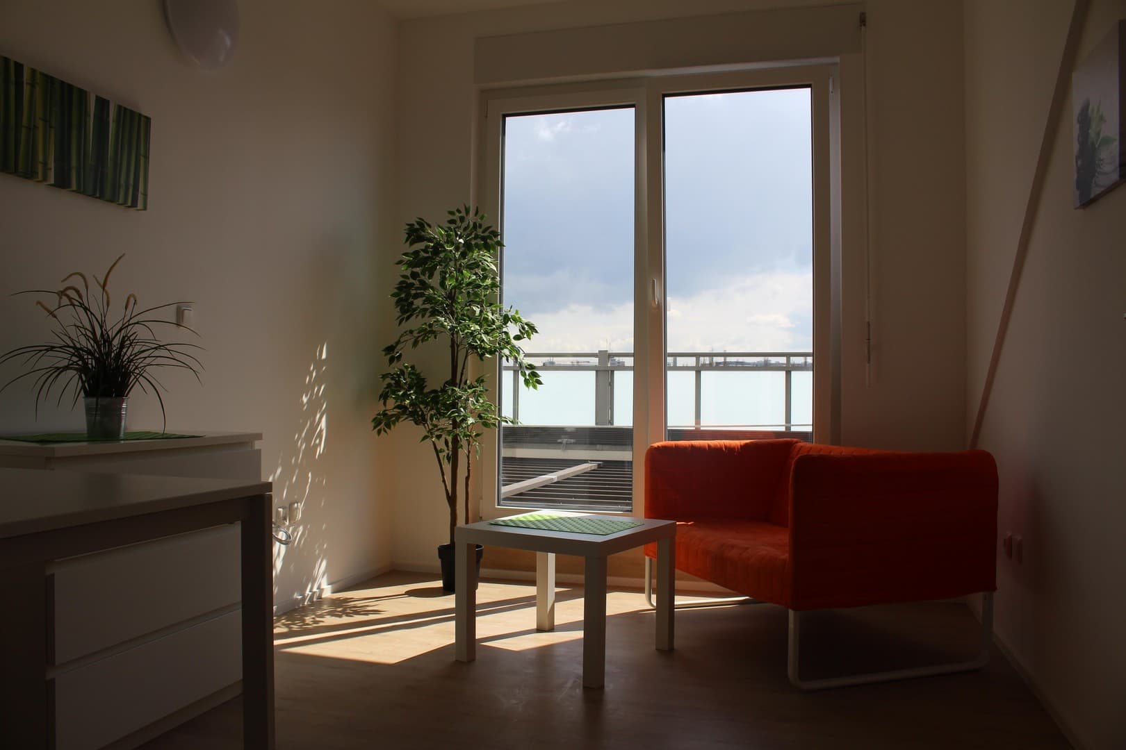 2-Zimmer-Apartment mit Dachterrasse, teilmöbliert