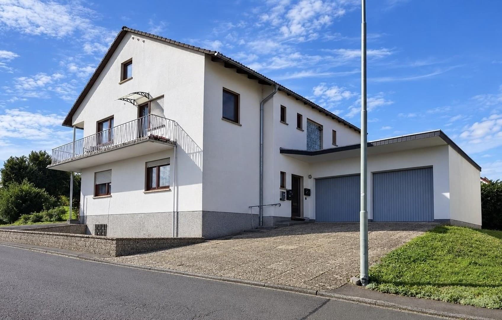 Gepflegtes Vierfamilienhaus mit großem Garten und vielseitigem Potenzial in Lautertal-Eichenrod