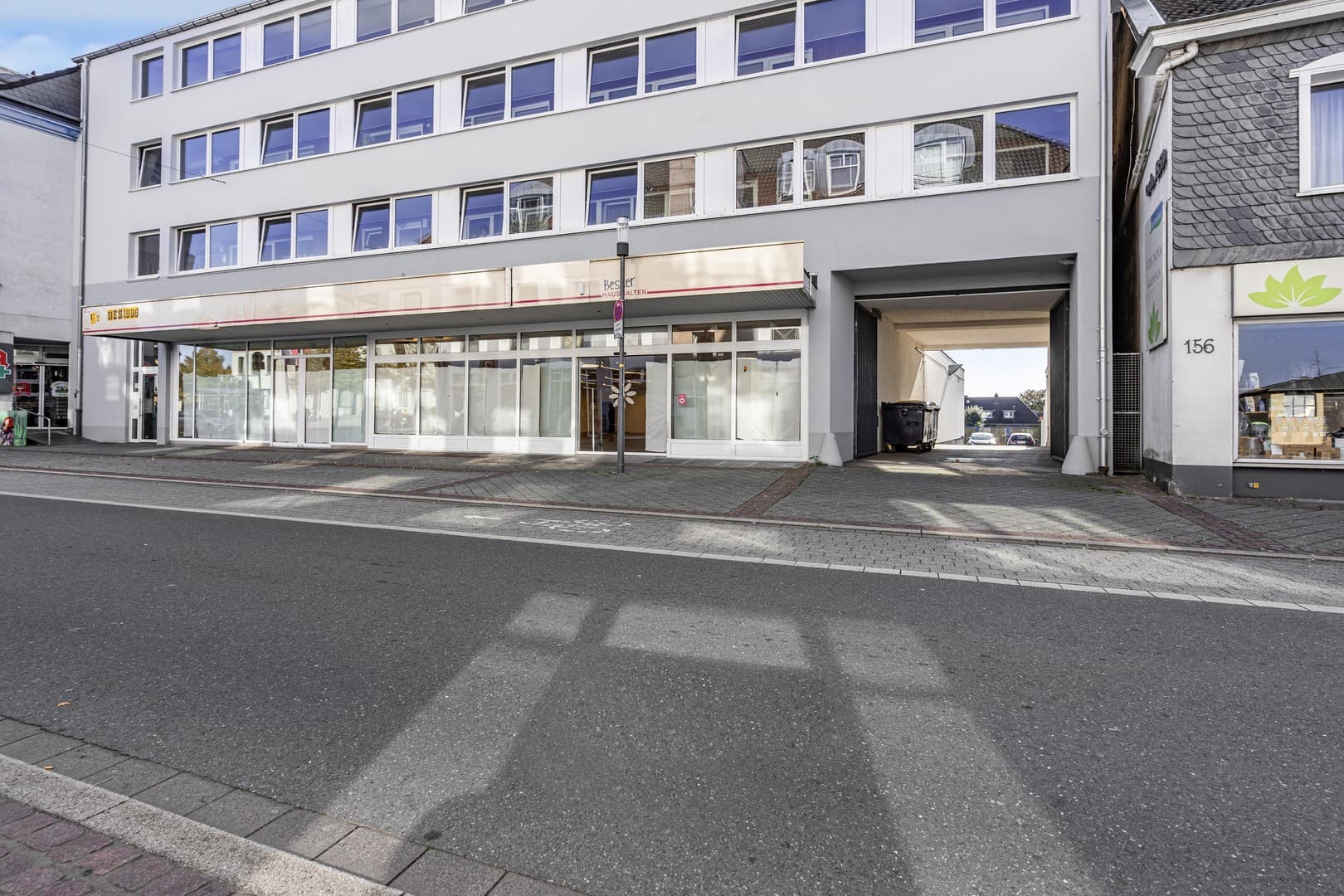 Provisionsfrei! Ladenlokal mit großer Schaufensterfront in bester Innenstadtlage.