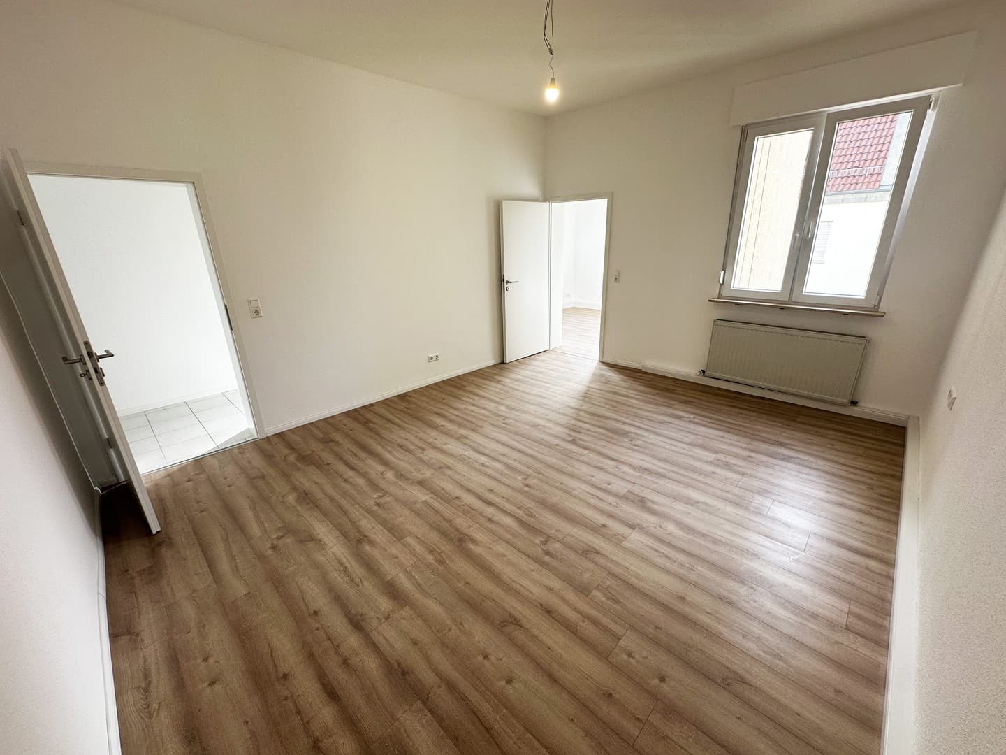 3,5 Zimmer Erstbezug nach Sanierung - Neuer Boden/Küche/Bad/Fenster - Zentrale Lage in Heilbronn