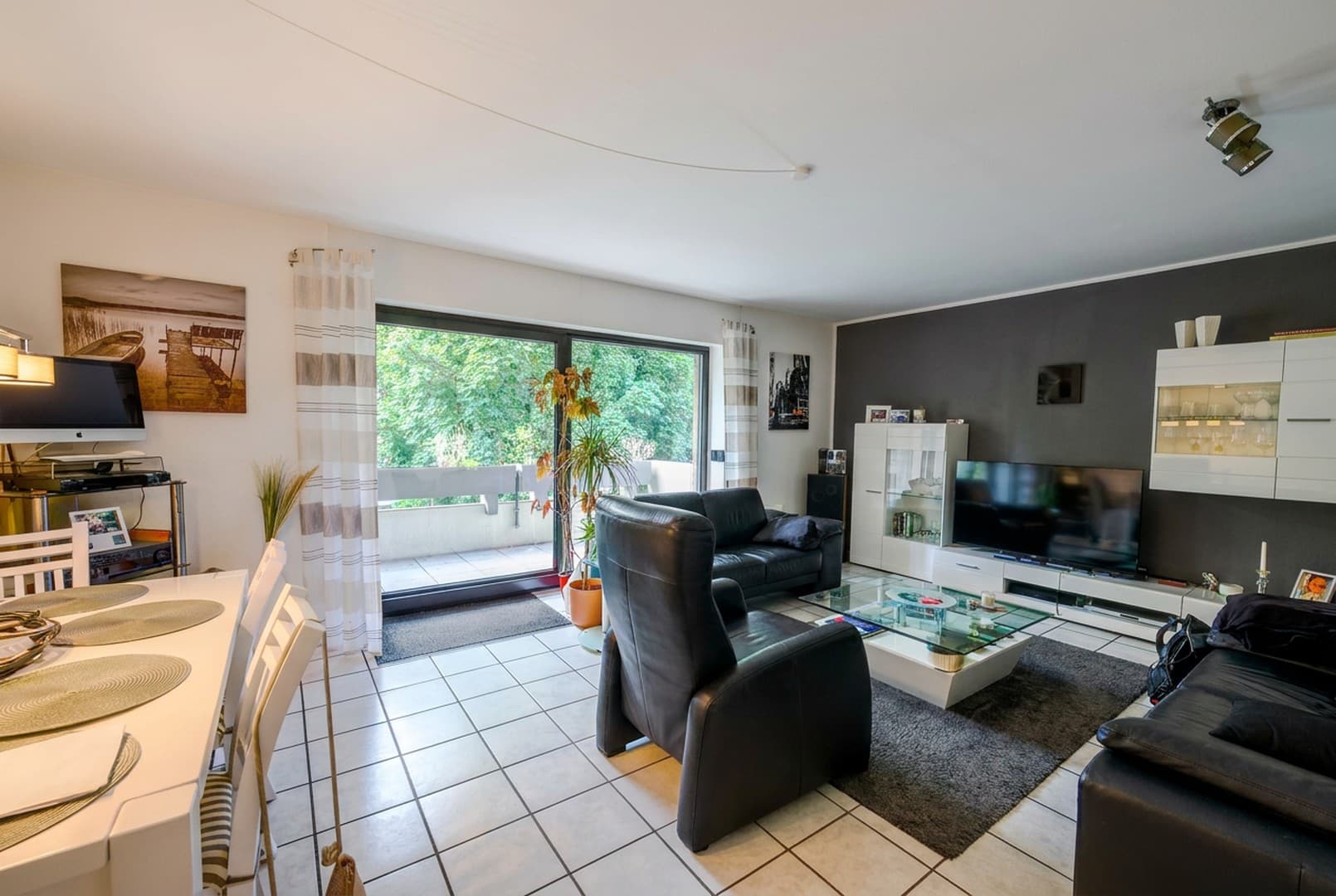 2-Zimmer-Wohnung mit Balkon in gepflegtem Mehrfamilienhaus