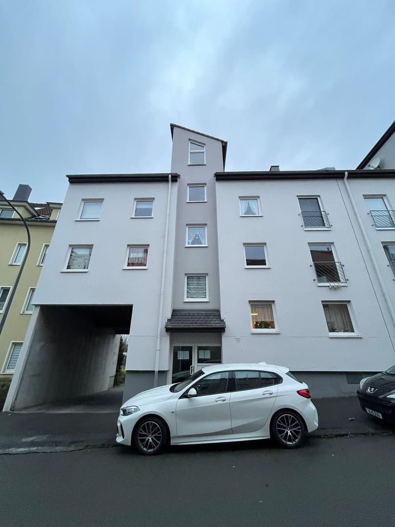 Schöne 3-Zimmer-Wohnung im DG mit Balkon - NUR mit WBS!