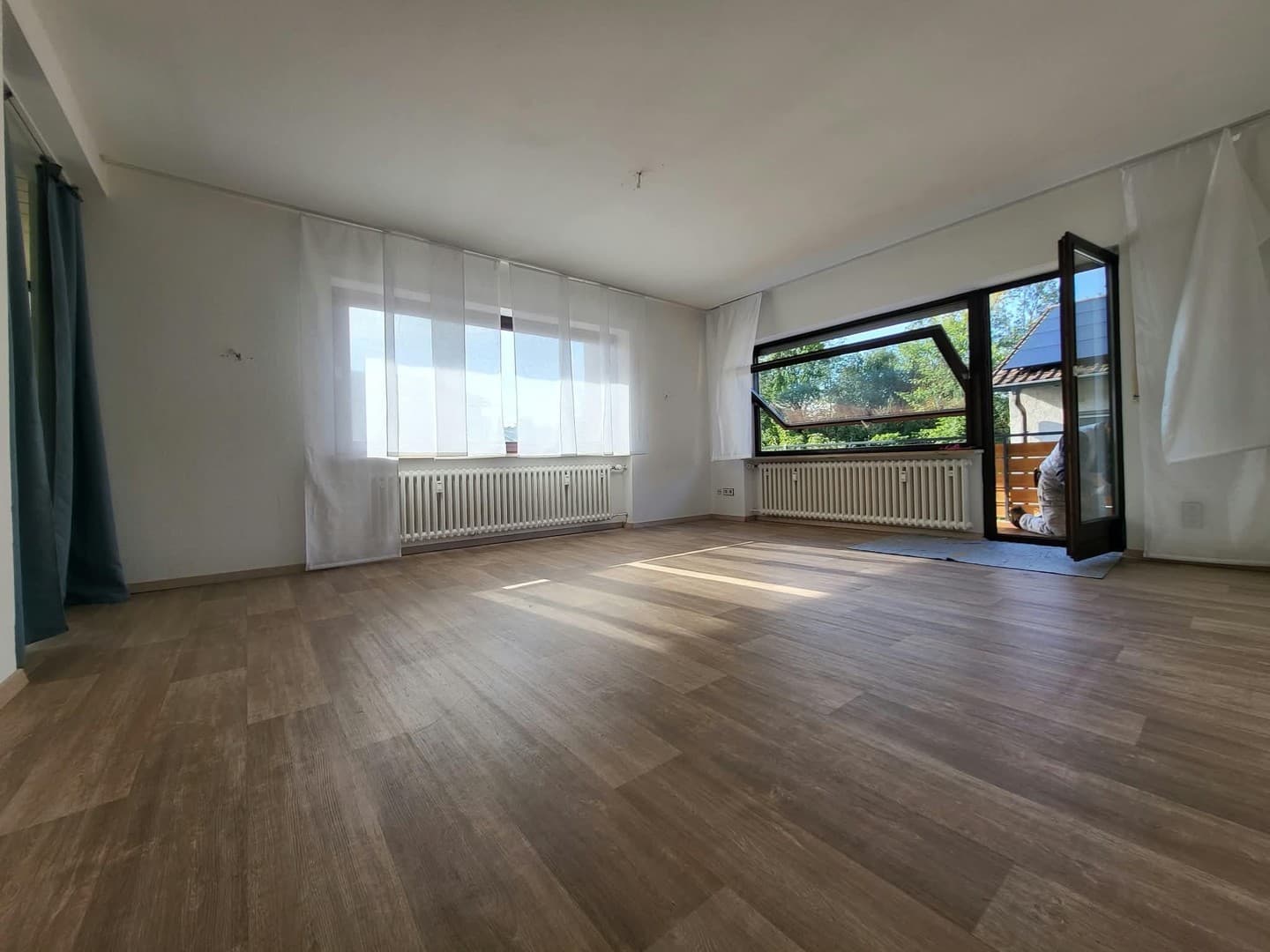 Helle, großzügige 3-Zimmer-Wohnung mit Balkon und Garage in 97078 zu vermieten