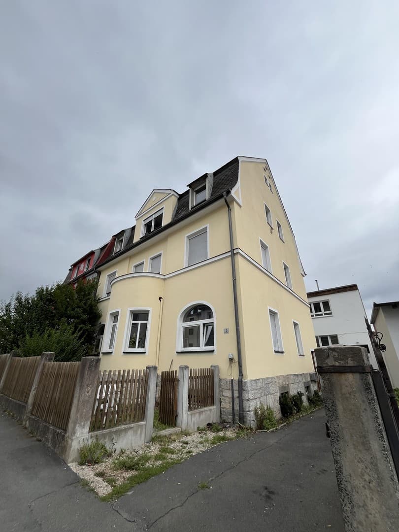 Sofort verfügbar! Mehrfamilienhaus mit 3 aufgeteilten Wohneinheiten in Marktredwitz