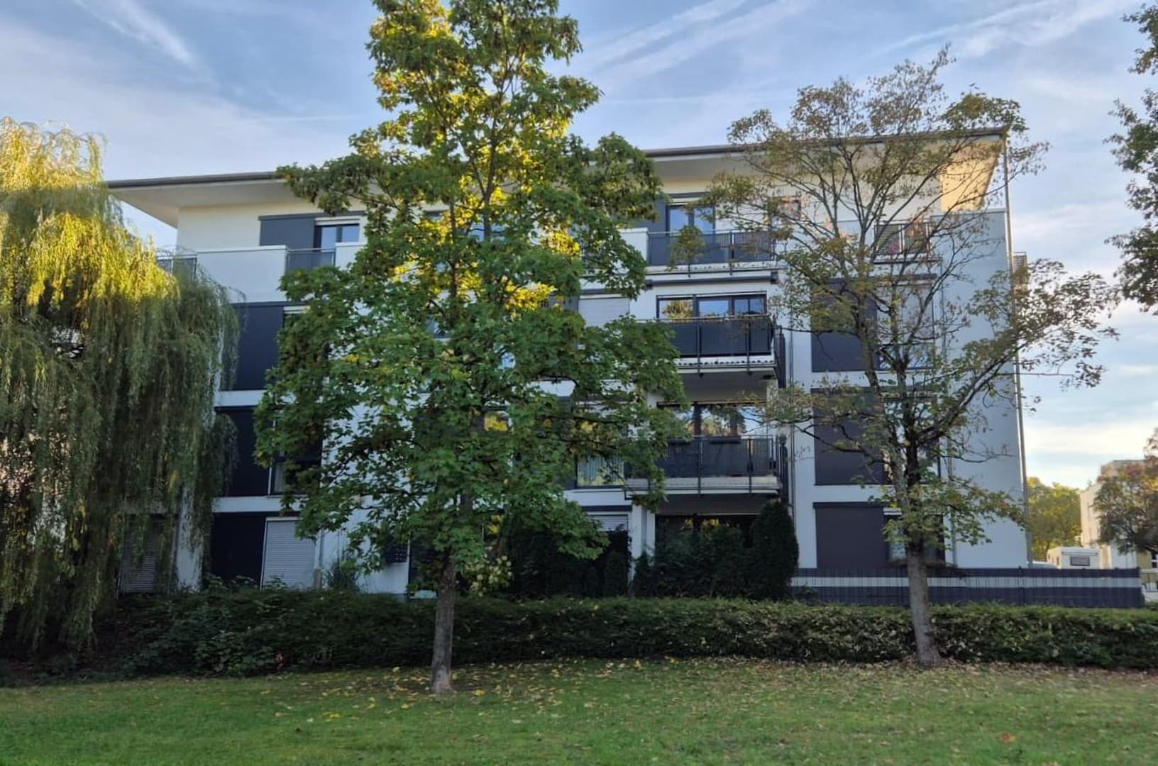 Wohnen im Grünen – moderne 2-Zimmer-Wohnung mit schönem Balkon im Lehrhöfer Park