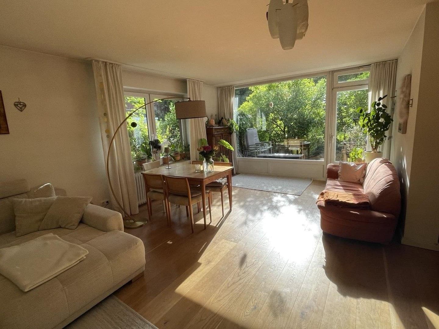 Terrassenhauswohnung mit Gartenanschluss und Südwestterrasse – 4 Zimmer in Wentorf, provisionsfrei