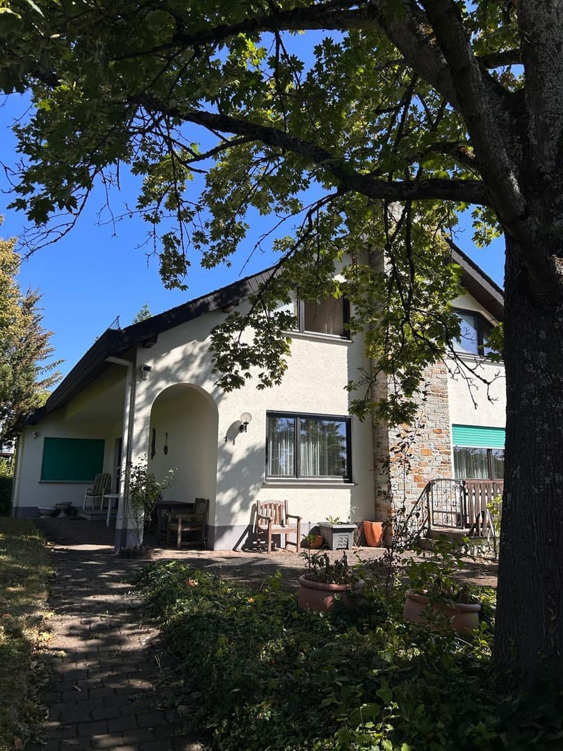 Einzigartiges Architekten Haus mit Traum Aussicht und ELG Wohnung