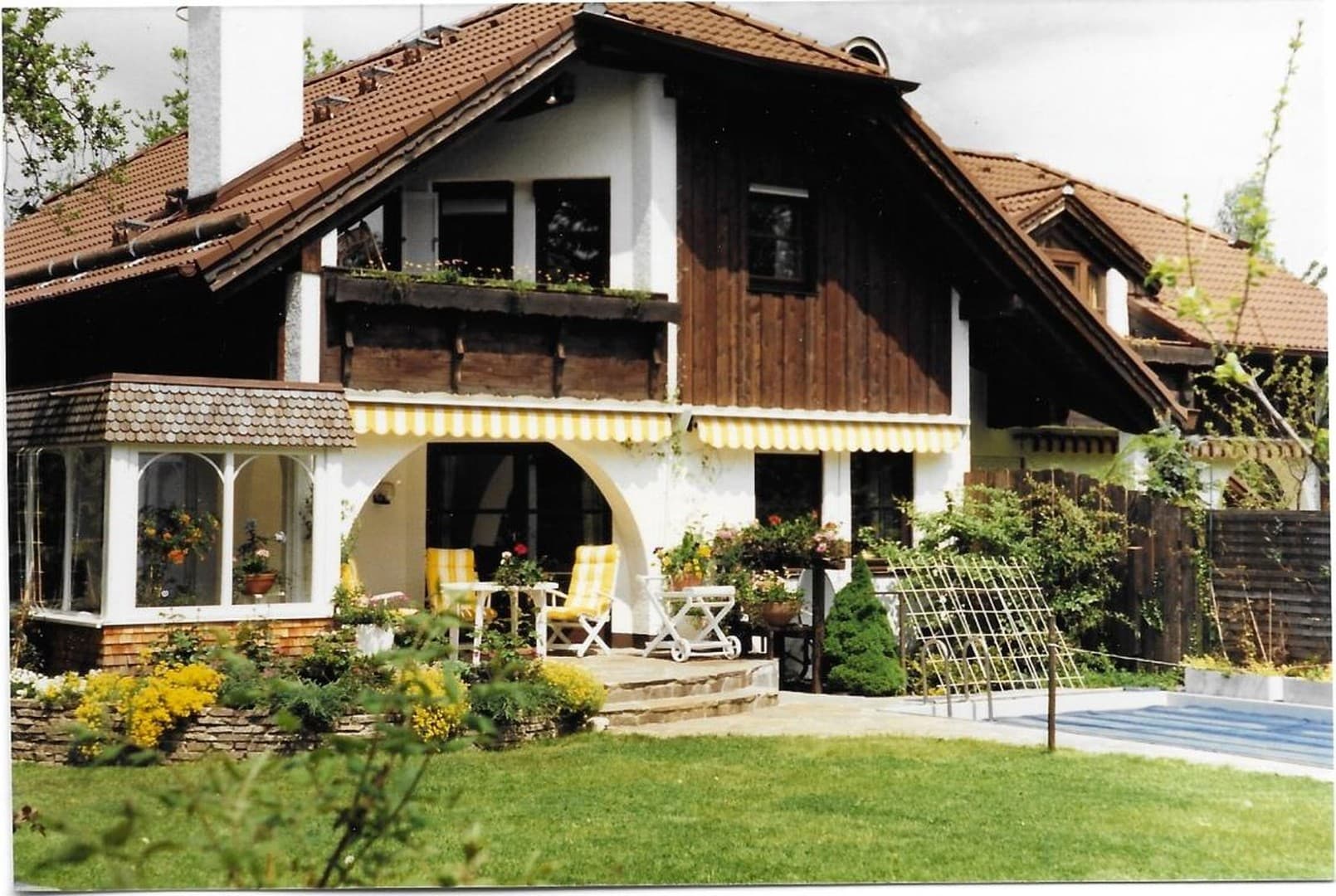 Zentrale Doppelhaushälfte - renovierungsbedürftig