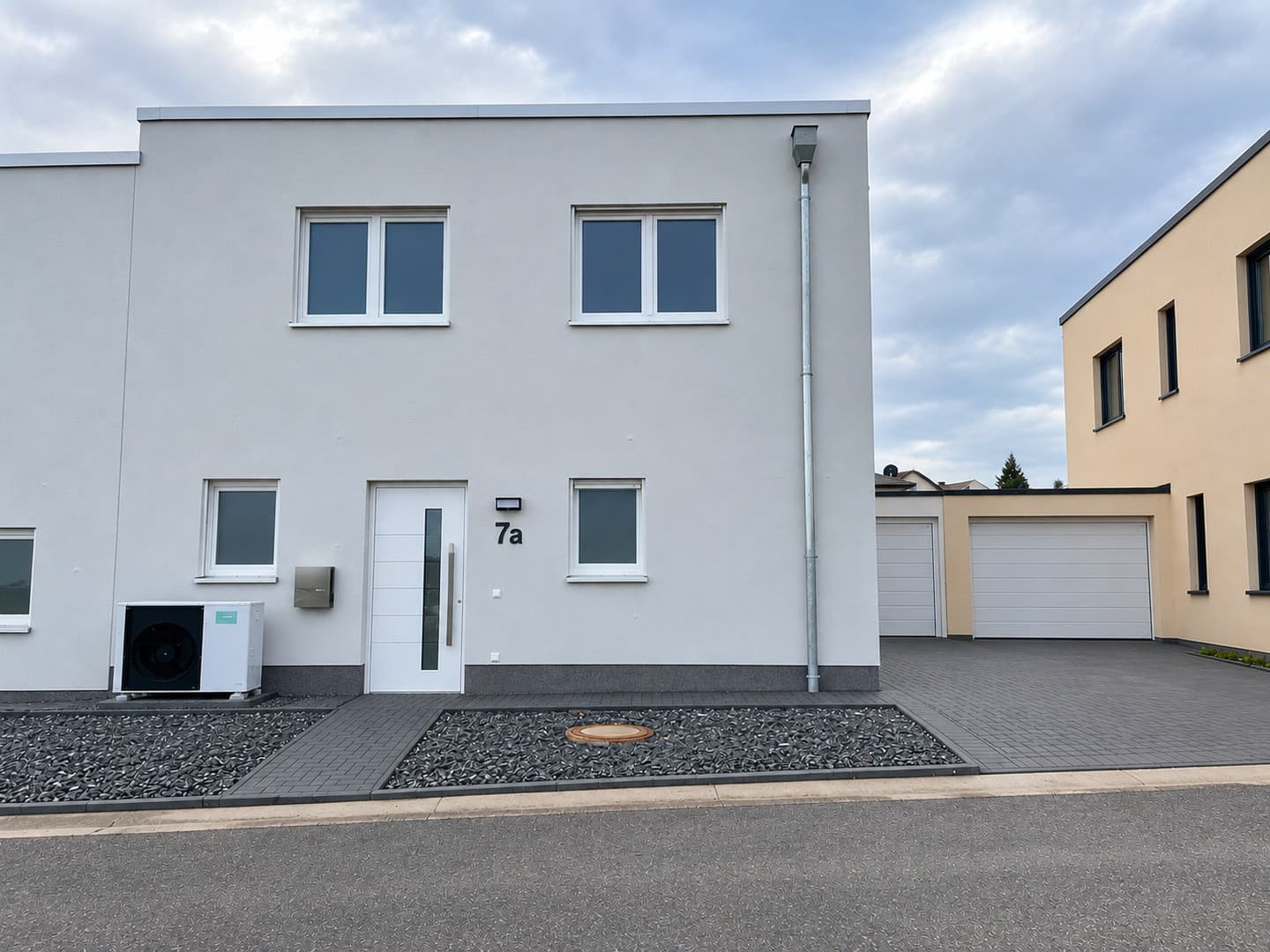 Energieeffizientes Einfamilienhaus mit Garten und Garage in Bad Münstereifel