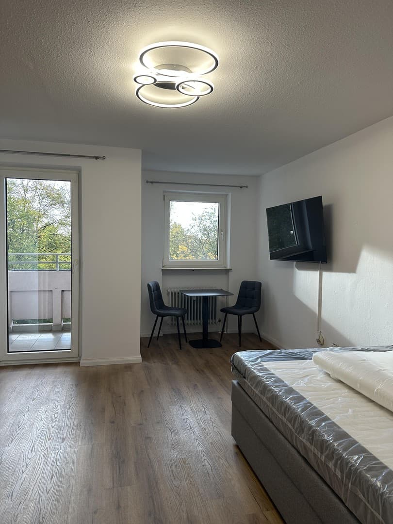 Frisch renoviertes 1-Zimmer-Apartment mit Balkon in Fürth-Ronhof - Erstbezug nach Renovierung