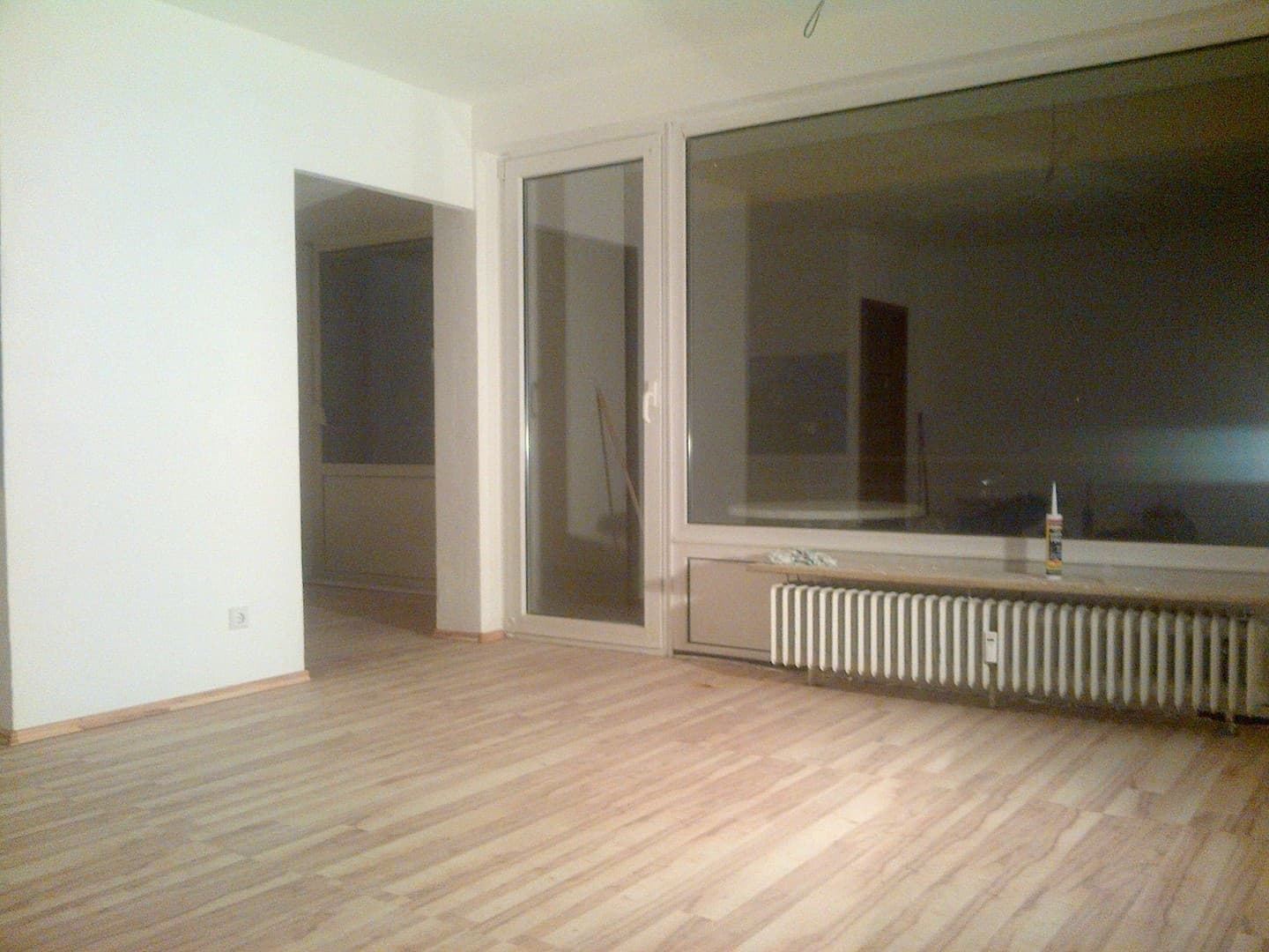 Kuschelige Wohnung mit großer Loggia in ruhiger Lage