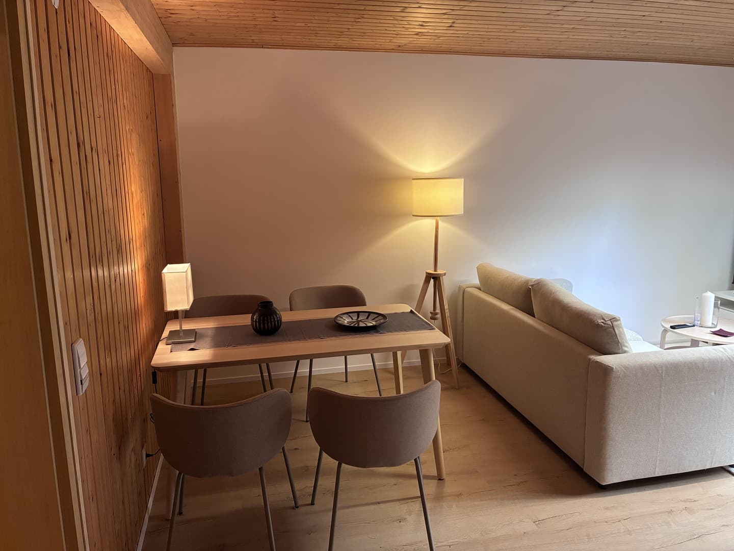 Vollmöblierte 2-Zimmer-Wohnung mit Südterrasse & Stellplatz – All-inclusive