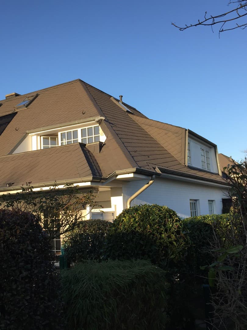 Schöne 4 Zimmer Wohnung in ruhiger Lage, 2 PKW Stellplätze