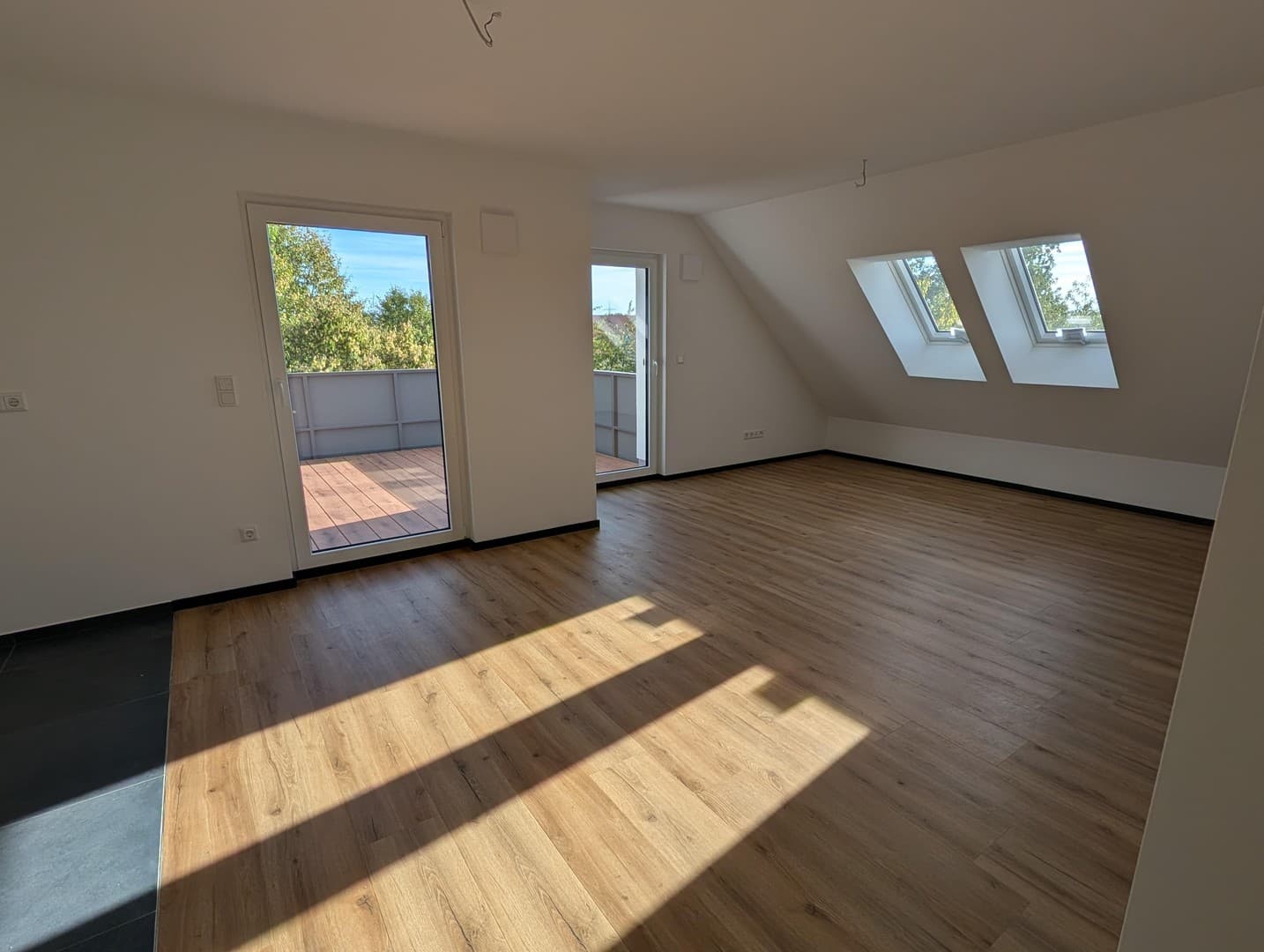 DG-Penthouse mit Dachterrasse und unverbaubarem Blick – Erstbezug in Erlangen-Büchenbach