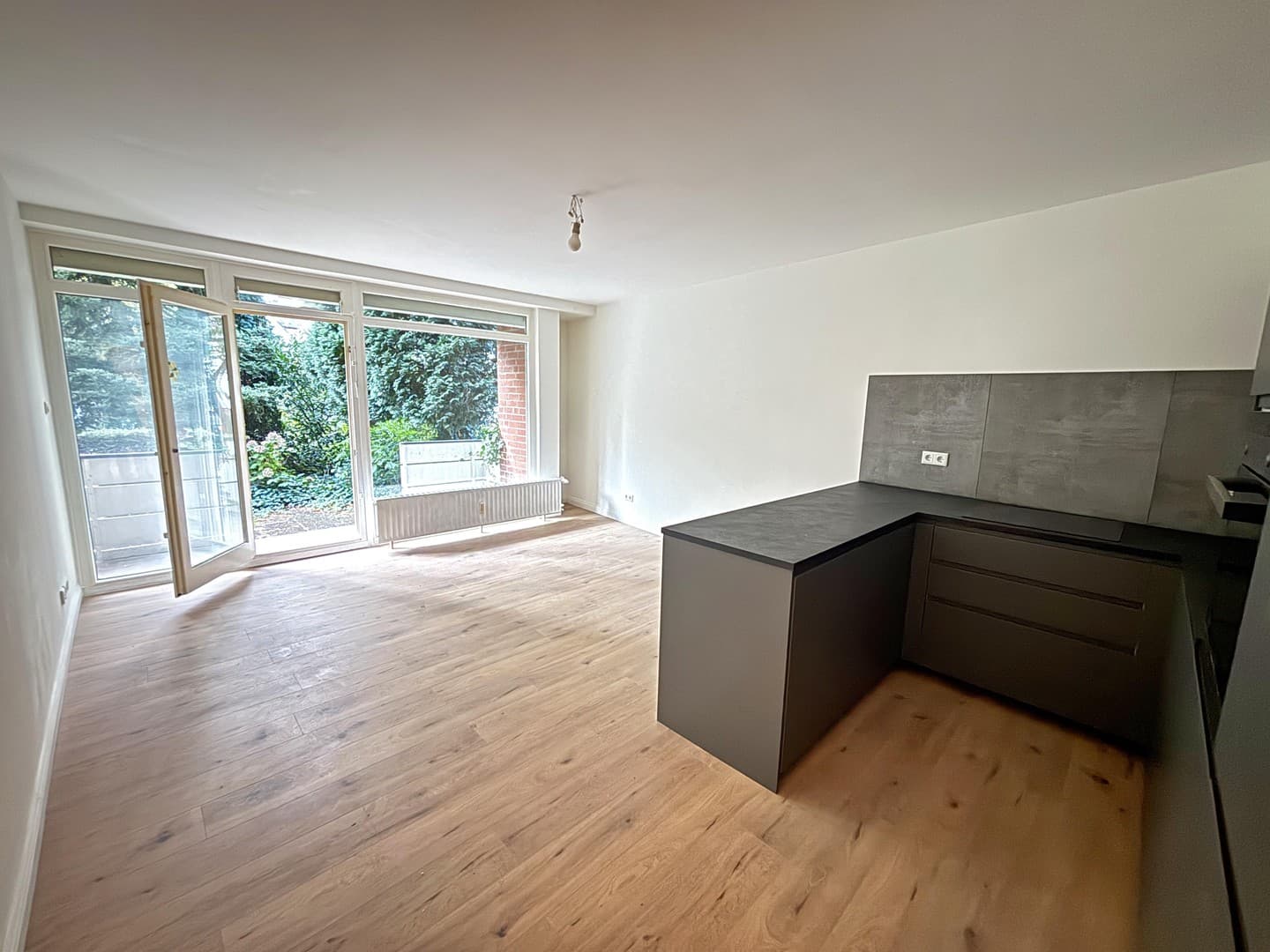 Moderne 3,5-Zimmer ETW, Erstbezug nach Sanierung, inkl. TG-Stellplatz, ohne Courtage